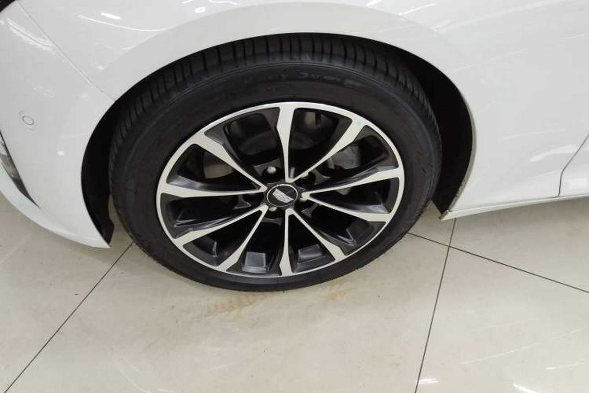 Used Cadillac CT5 2025 28T Urban Sport Edition Left Front Wheel Hub