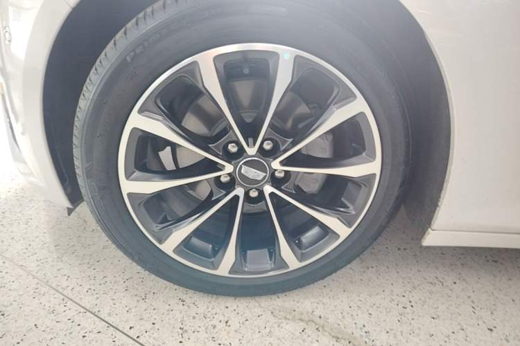 Used Cadillac CT5 2025 28T Urban Sport Edition Left Front Wheel Hub