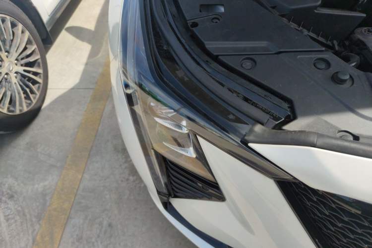 Used Cadillac CT5 2025 28T Track Performance Edition + Peak Track Optional Package Right Front Headlight