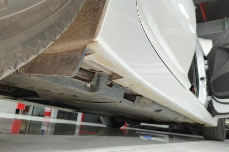 Used Cadillac CT5 2025 28T Urban Sport Edition Right Side Sill