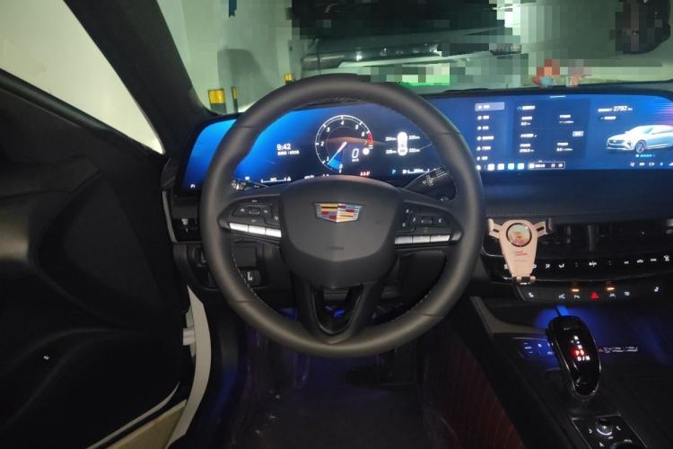 Used Cadillac CT5 2025 28T Urban Sport Edition Steering Wheel