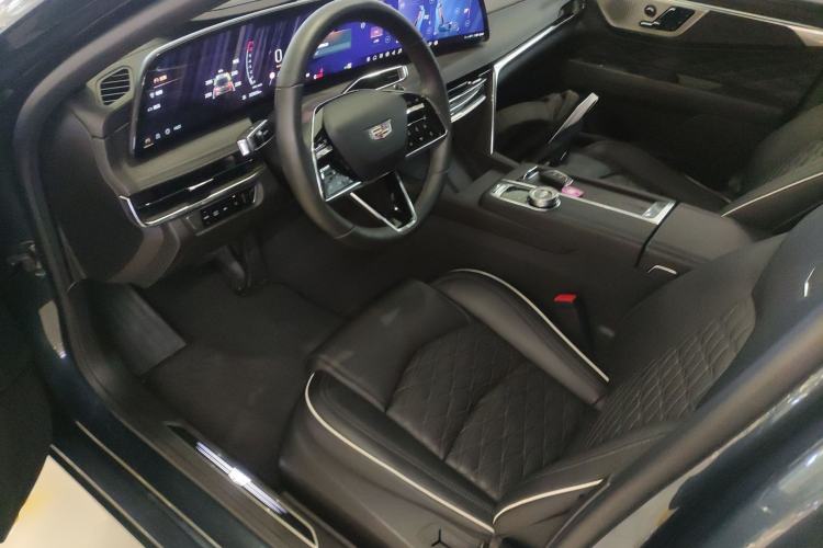 Used Cadillac CT6 2023 28T Platinum Edition Left Front Seat