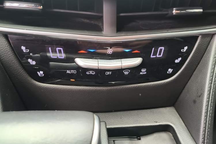 Used Cadillac CT6 2016 28T Luxury Model Audio And AC Panel