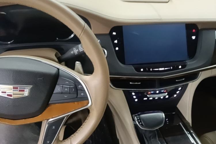 Used Cadillac CT6 2016 28T Platinum Edition Center Console