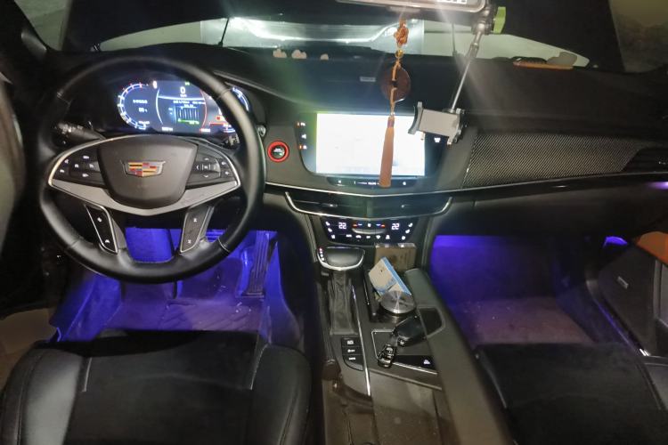 Used Cadillac CT6 2016 28T Leading Model Center Console