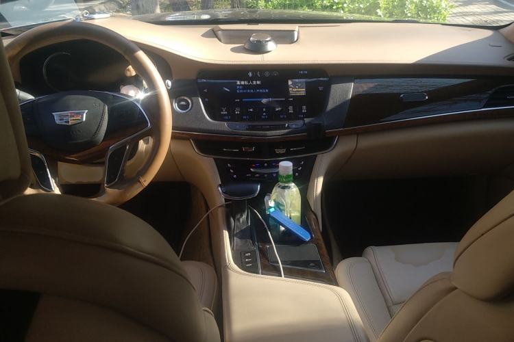 Used Cadillac CT6 2016 40T Platinum Edition Center Console