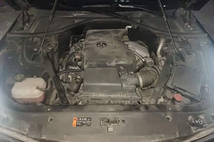 Used Cadillac CT6 2016 28T Leading Model Engine Bay