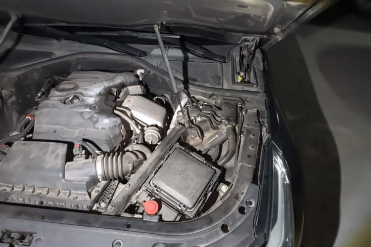 Used Cadillac CT6 2016 28T Leading Model Engine Bay Left