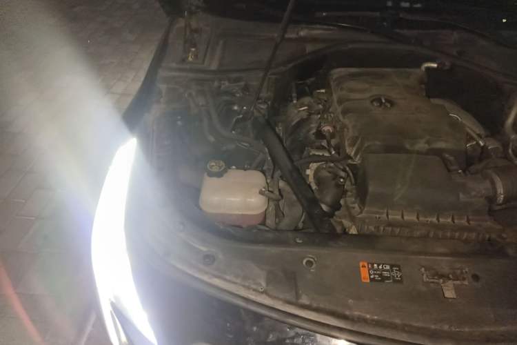 Used Cadillac CT6 2016 28T Leading Model Engine Bay Right