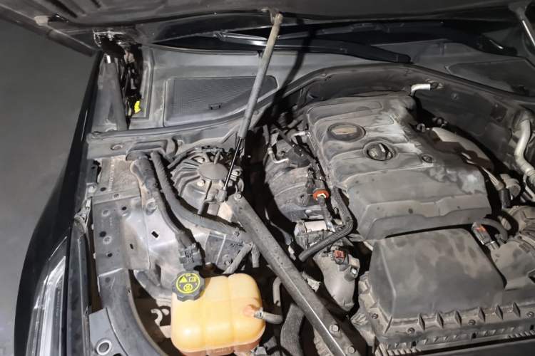Used Cadillac CT6 2016 28T Leading Model Engine Bay Right