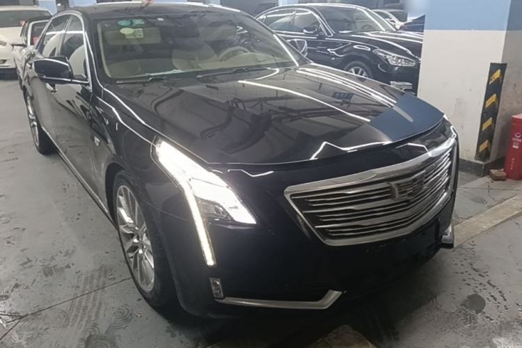 Used Cadillac CT6 2016 28T Platinum Edition Front Right 45 Deg