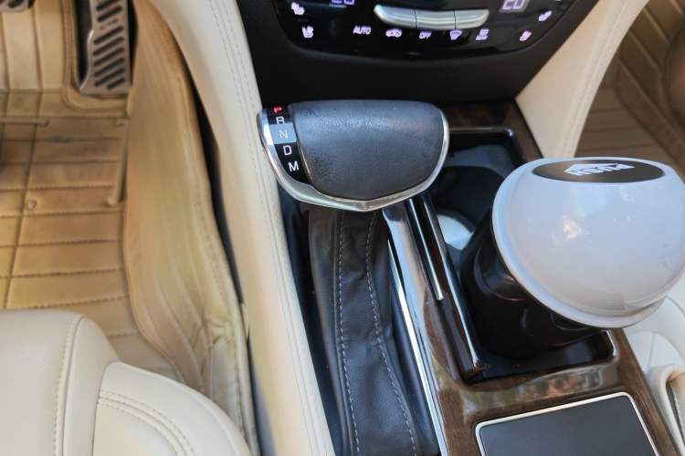 Used Cadillac CT6 2016 28T Platinum Edition Gear Lever