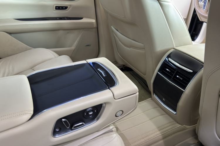 Used Cadillac CT6 2016 40T Platinum Edition Interior 10