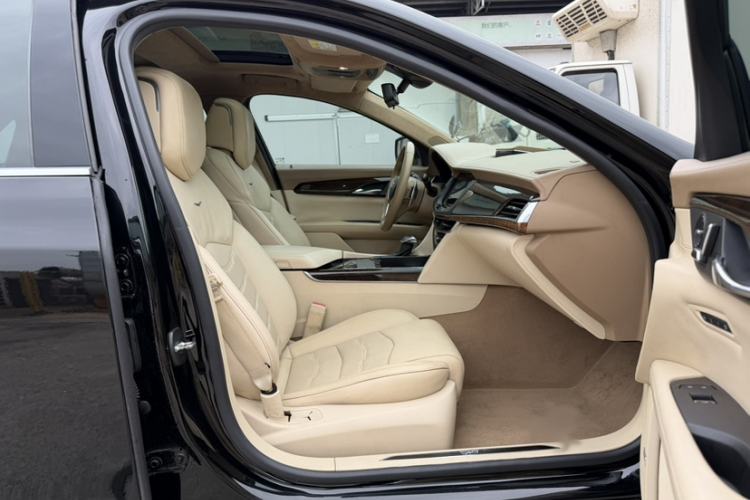 Used Cadillac CT6 2016 40T Platinum Edition Interior 4