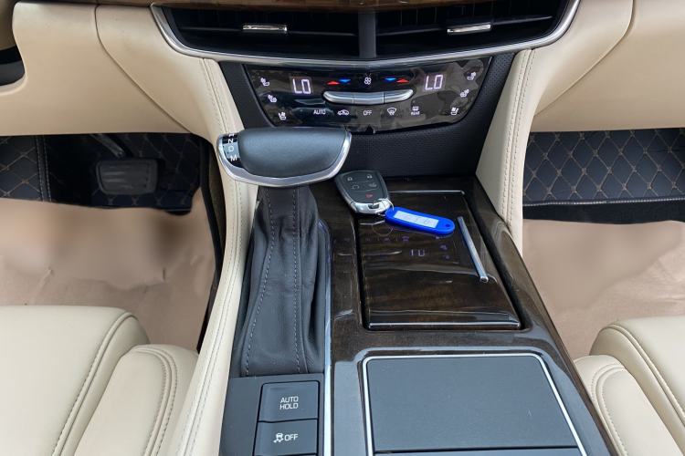 Used Cadillac CT6 2016 28T Platinum Edition Interior 7