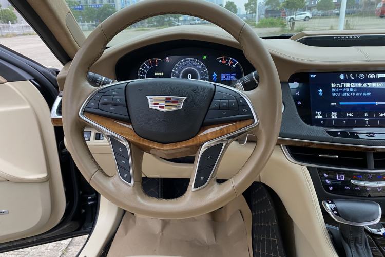 Used Cadillac CT6 2016 28T Platinum Edition Interior 9