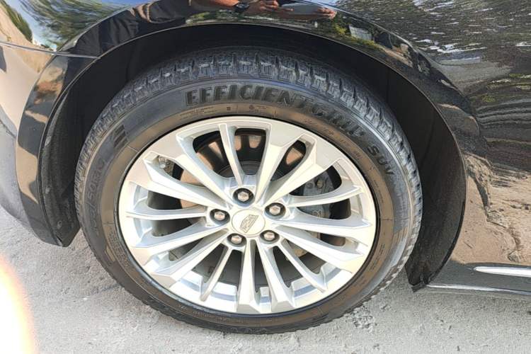 Used Cadillac CT6 2016 28T Elite Edition Left Front Wheel Hub