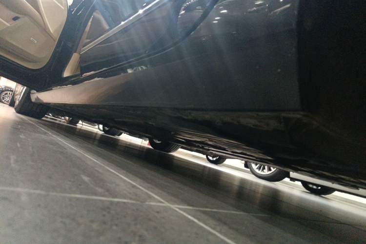Used Cadillac CT6 2016 28T Platinum Edition Left Side Sill
