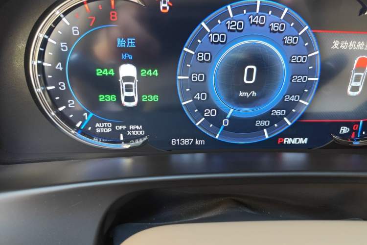 Used Cadillac CT6 2016 28T Platinum Edition Odometer Close Up