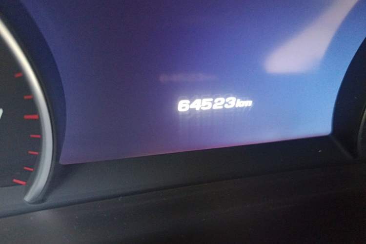 Used Cadillac CT6 2016 28T Elite Edition Odometer Close Up
