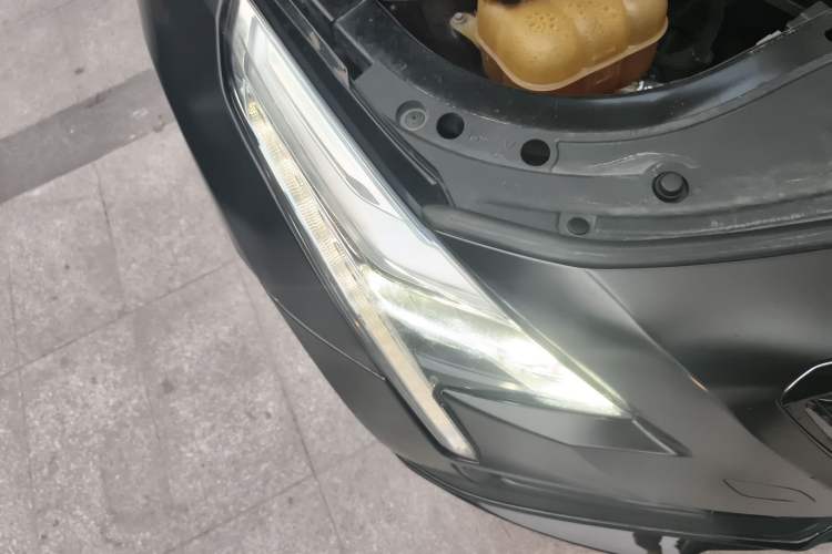 Used Cadillac CT6 2016 40T Luxury Model Right Front Headlight