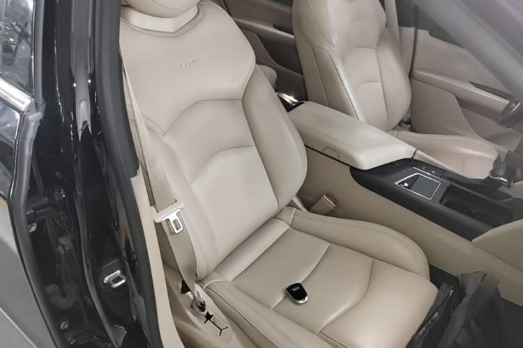 Used Cadillac CT6 2016 28T Fashion Edition Right Front Seat