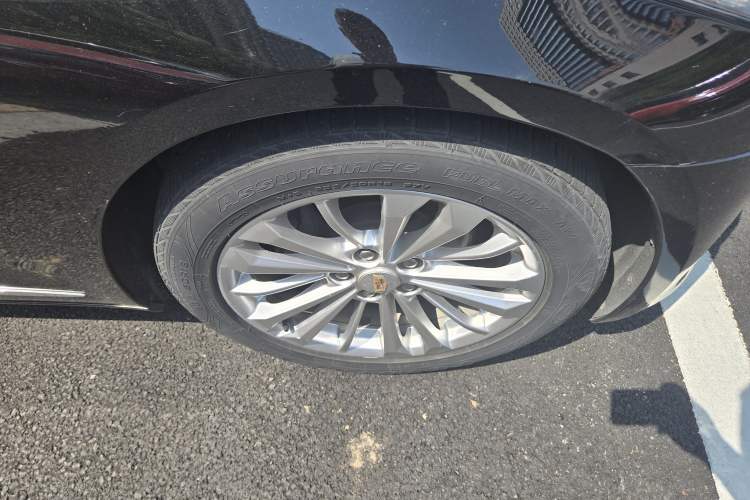 Used Cadillac CT6 2016 28T Luxury Model Right Front Wheel Hub