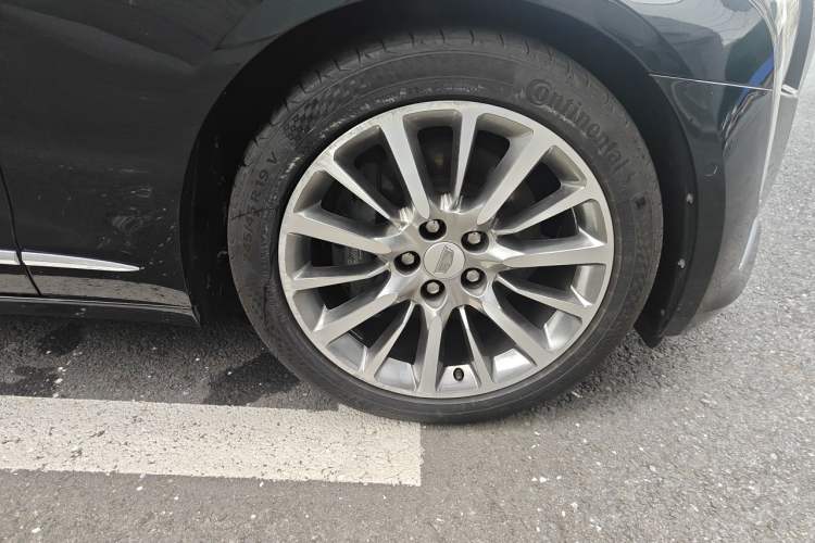 Used Cadillac CT6 2016 40T Leading Model Right Front Wheel Hub
