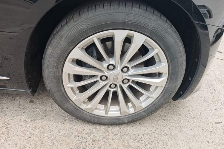 Used Cadillac CT6 2016 28T Luxury Model Right Front Wheel Hub