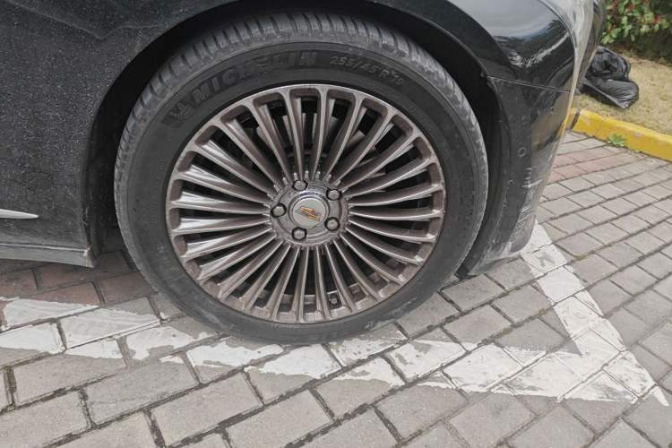 Used Cadillac CT6 2016 40T Leading Model Right Front Wheel Hub