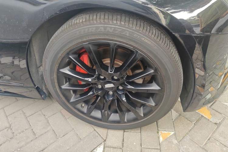 Used Cadillac CT6 2016 40T Leading Model Right Front Wheel Hub
