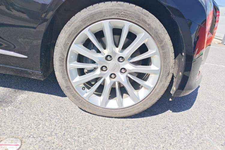Used Cadillac CT6 2016 40T Leading Model Right Front Wheel Hub