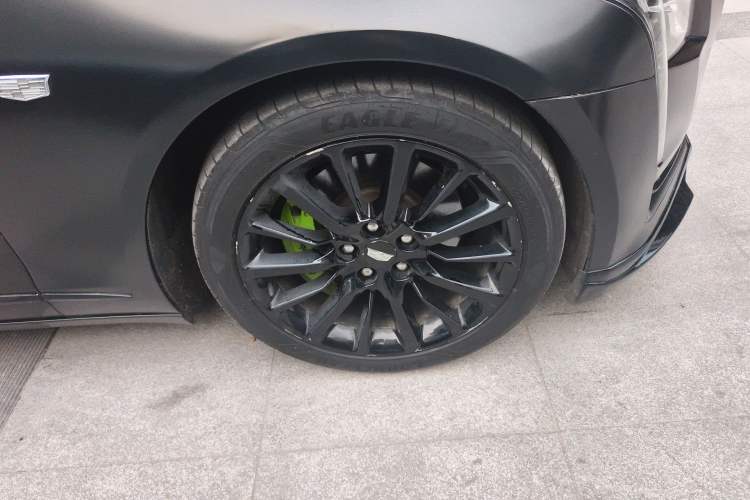 Used Cadillac CT6 2016 40T Luxury Model Right Front Wheel Hub
