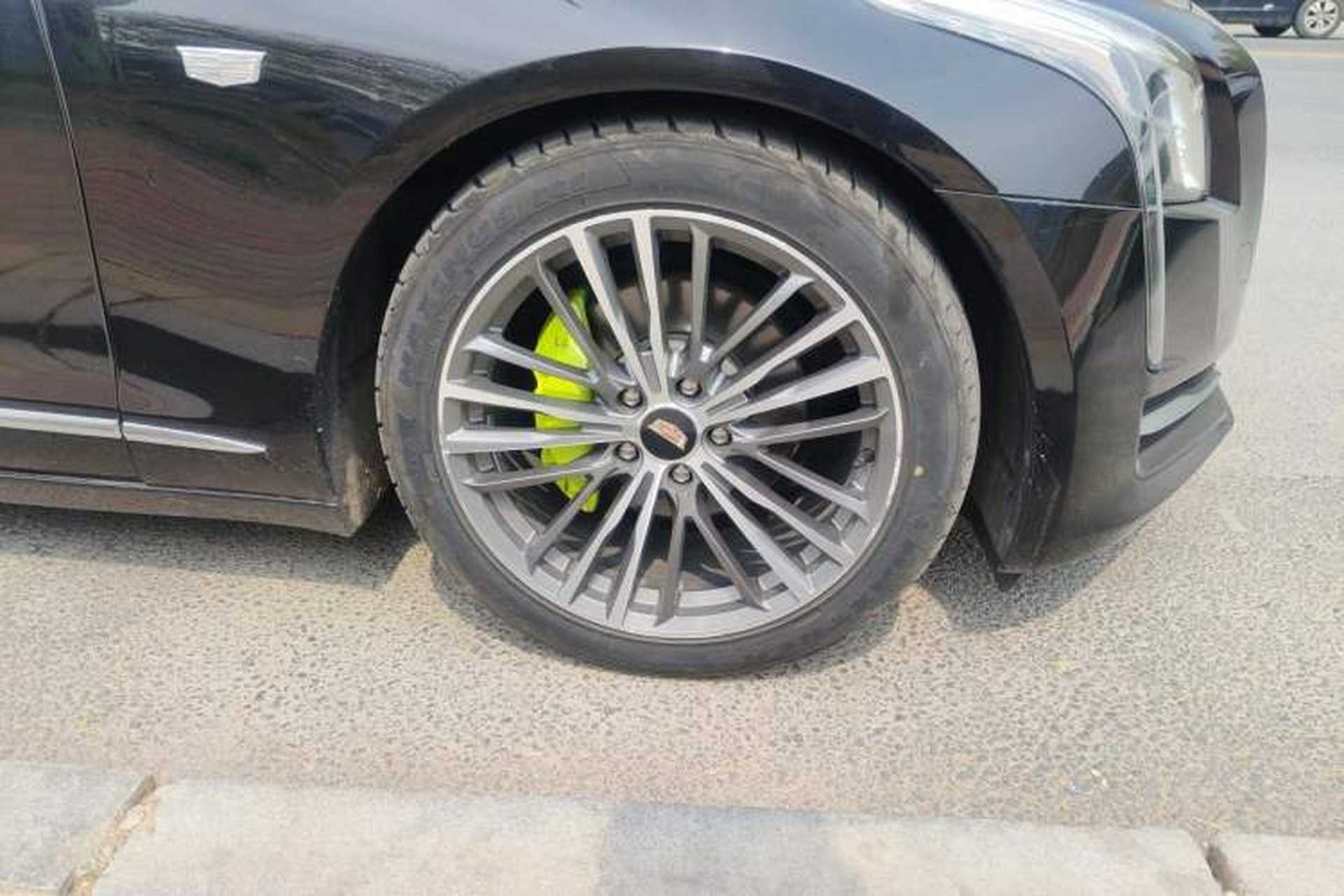 Used Cadillac CT6 2016 28T Luxury Model Right Front Wheel Hub