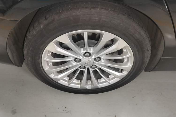 Used Cadillac CT6 2016 28T Fashion Edition Right Rear Wheel Hub