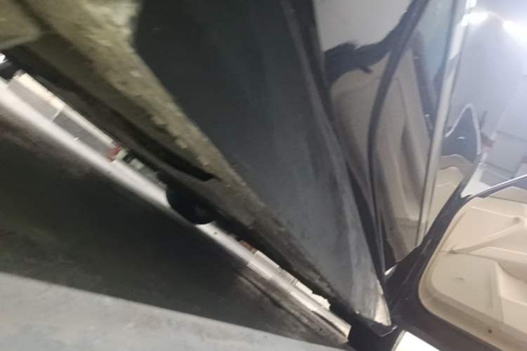 Used Cadillac CT6 2016 28T Platinum Edition Right Side Sill