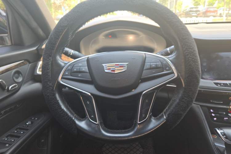 Used Cadillac CT6 2016 28T Luxury Model Steering Wheel