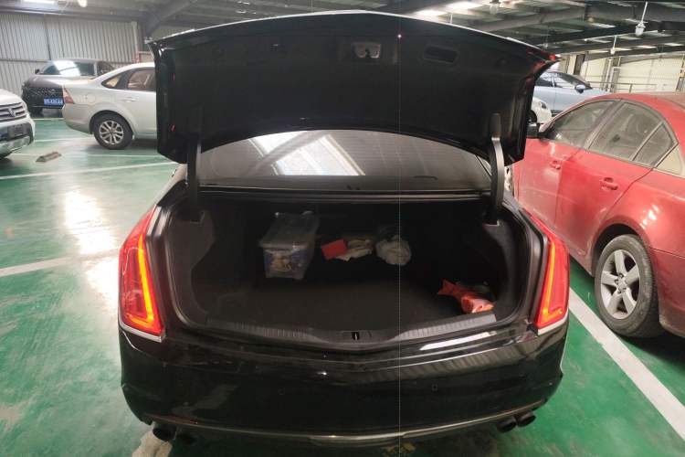 Used Cadillac CT6 2016 40T Leading Model Trunk