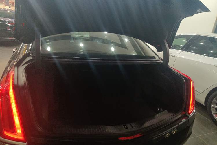 Used Cadillac CT6 2016 28T Platinum Edition Trunk