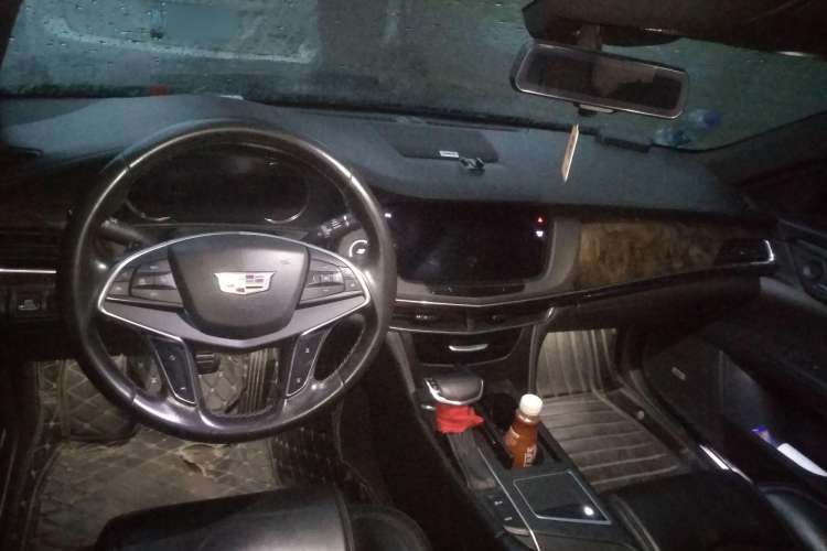 Used Cadillac CT6 2016 28T Luxury Model Center Console