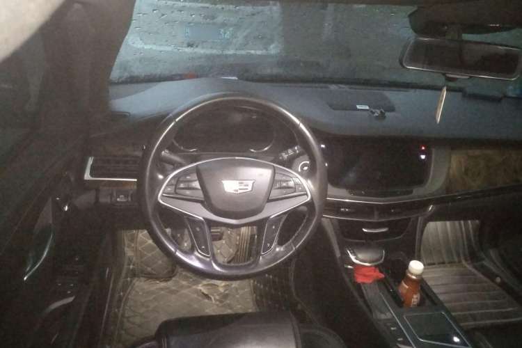Used Cadillac CT6 2016 28T Luxury Model Steering Wheel