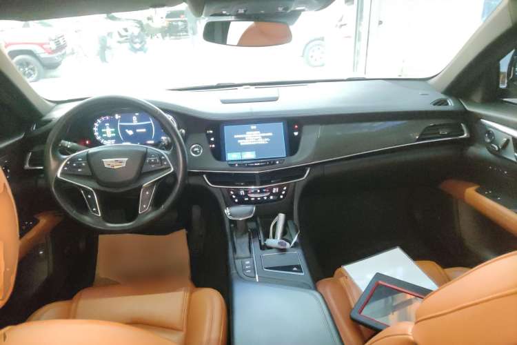 Used Cadillac CT6 2016 28T Leading Model Center Console