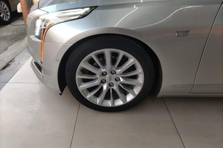 Used Cadillac CT6 2016 28T Leading Model Left Front Wheel Hub