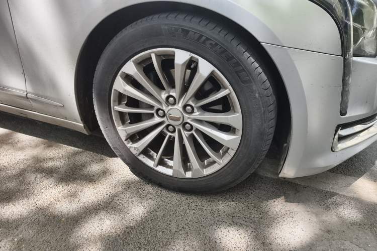 Used Cadillac CT6 2016 28T Luxury Model Right Front Wheel Hub