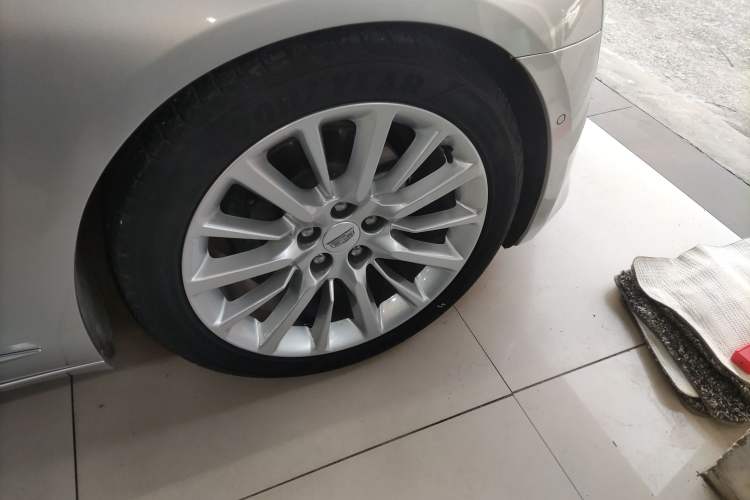 Used Cadillac CT6 2016 28T Leading Model Right Rear Wheel Hub