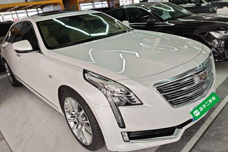 Used Cadillac CT6 2016 28T Platinum Edition Front Right 45 Deg