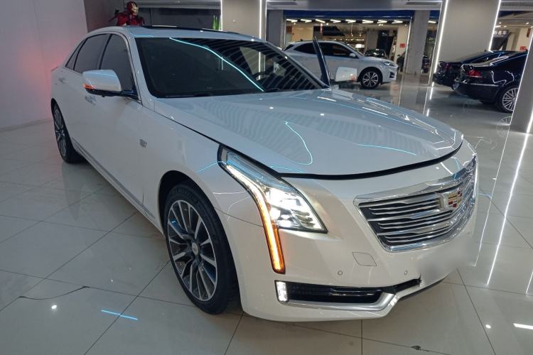 Used Cadillac CT6 2016 40T Luxury Model Front Right 45 Deg