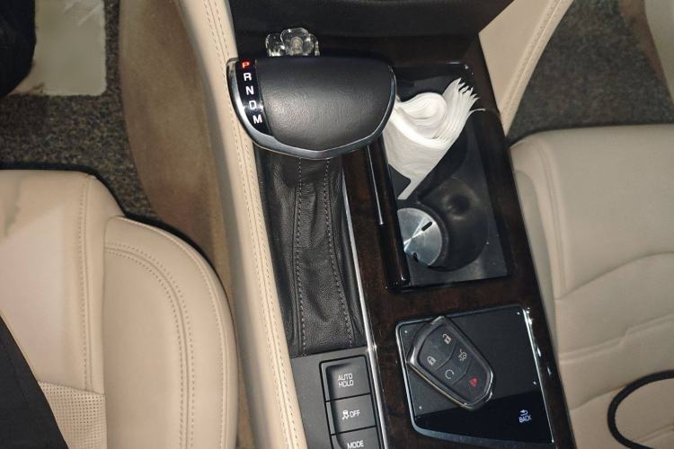 Used Cadillac CT6 2016 28T Platinum Edition Gear Lever