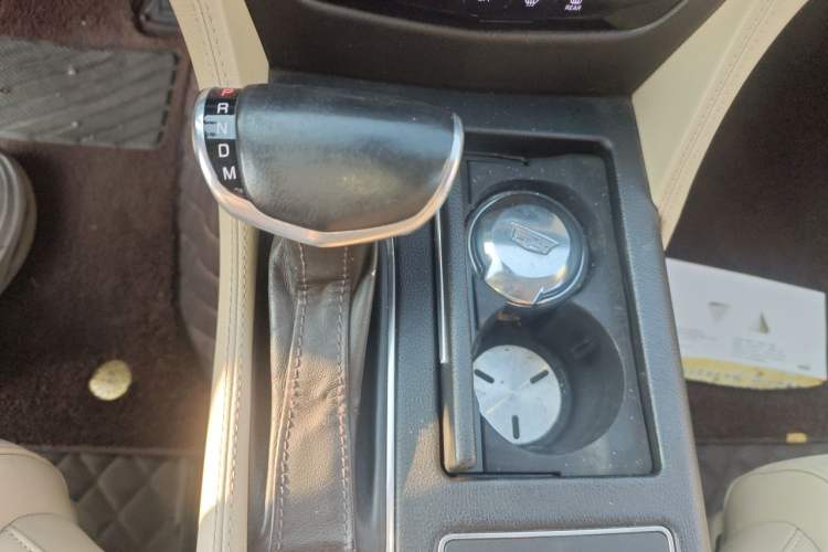 Used Cadillac CT6 2016 28T Fashion Edition Gear Lever