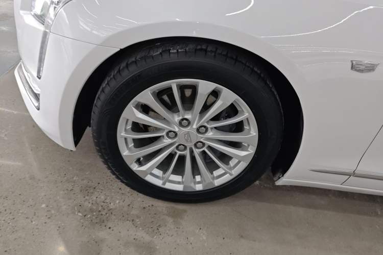 Used Cadillac CT6 2016 28T Elite Edition Left Front Wheel Hub